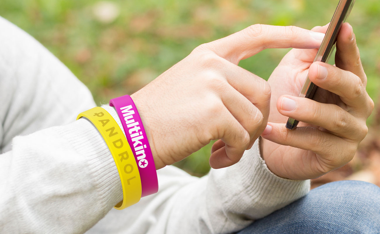 Revo - Personalisierte Silikon-Armbänder als Werbeartikel gallery thumbnail